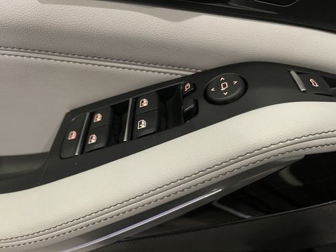 Used 2024 BMW X5 xDrive40i w/ Premium Package image 11