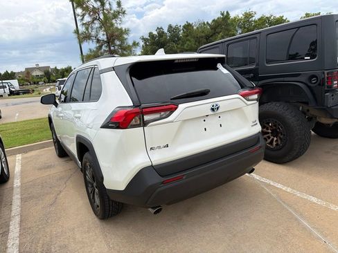 Used 2022 Toyota RAV4 XLE Premium AWD/4WD image 6