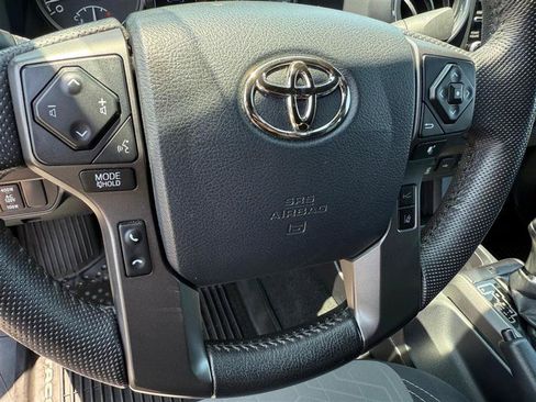 Used 2020 Toyota Tacoma TRD Off-Road AWD/4WD image 21