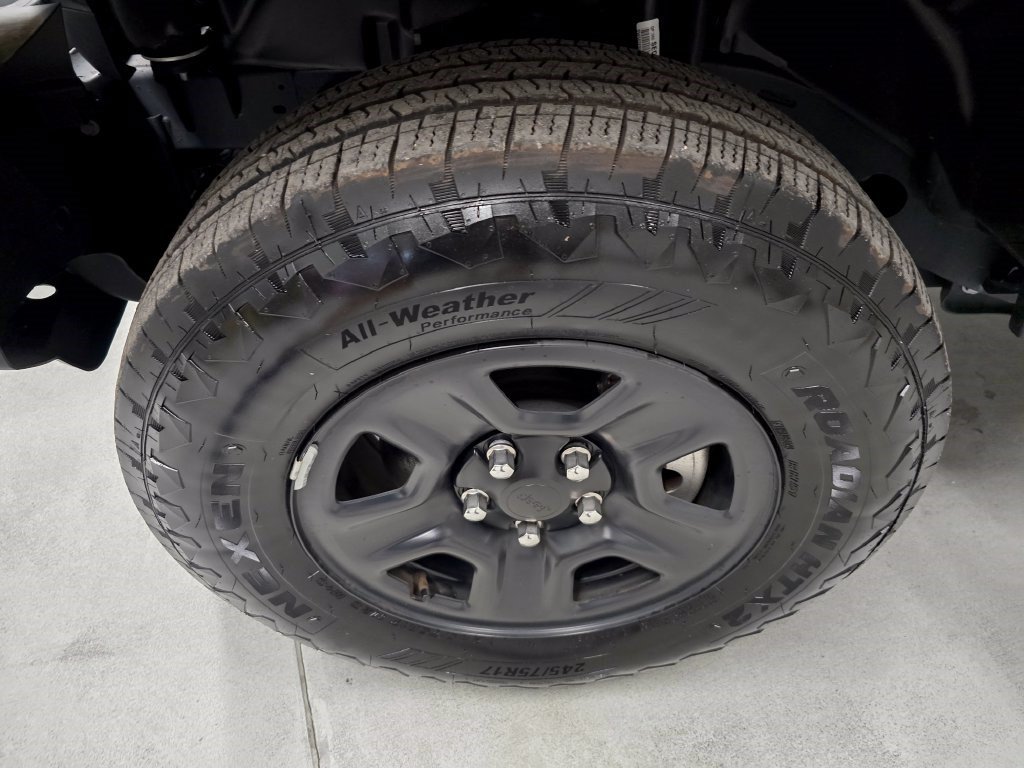 Used 2025 Jeep Wrangler Unlimited Sport AWD/4WD image 9