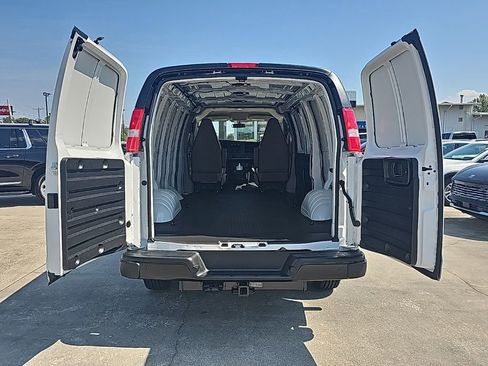 New 2025 GMC Savana 3500 w/ Driver Convenience Package image 6