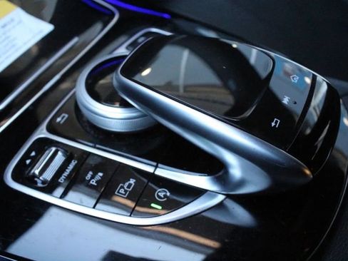 Used 2017 Mercedes-Benz E 300 4MATIC image 20