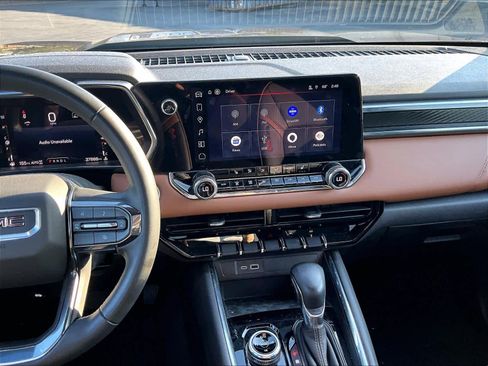 Used 2023 GMC Canyon AT4 w/ Technology Package image 9