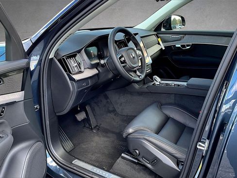 New 2026 Volvo XC90 B6 Ultra w/ Protection Package image 7