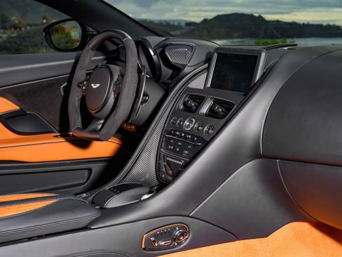 Used 2023 Aston Martin DBS Coupe RWD image 14