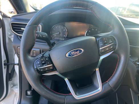 Used 2022 Ford Explorer ST-Line image 17