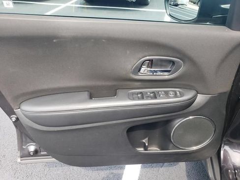 Used 2018 Honda HR-V EX image 10