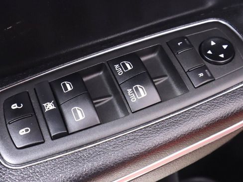 Used 2021 Dodge Charger SXT w/ Leather Interior Group RWD image 26