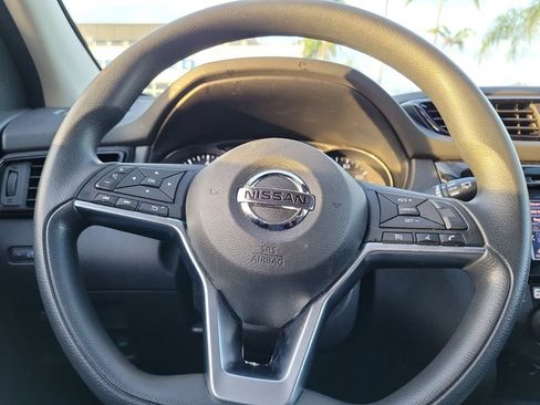 Used 2019 Nissan Rogue Sport SV image 12