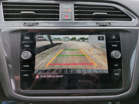 Used 2023 Volkswagen Tiguan SE R-Line FWD image 12