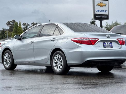 Used 2017 Toyota Camry LE image 8