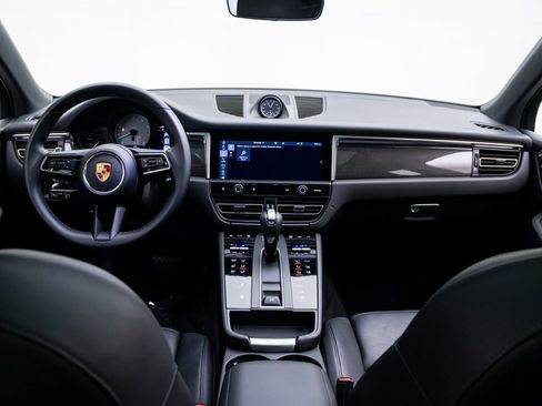 Certified 2023 Porsche Macan S image 11