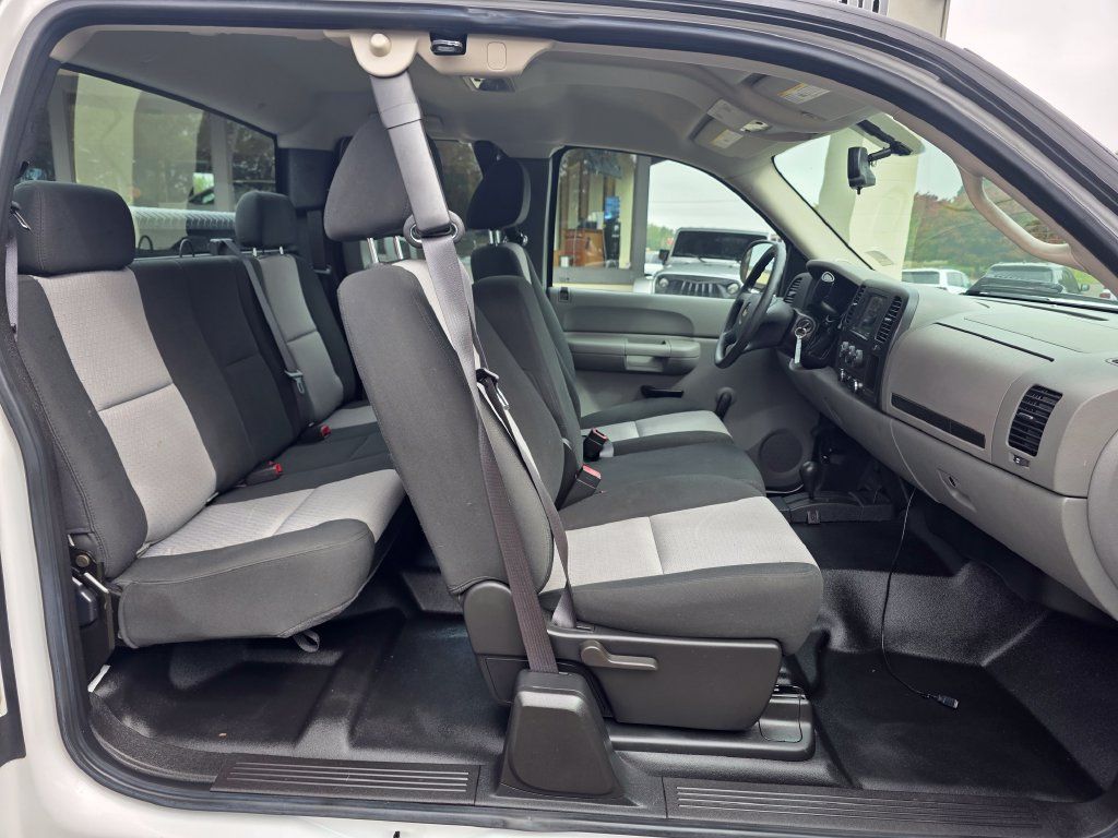 Used 2009 Chevrolet Silverado 1500 W/T AWD/4WD image 19