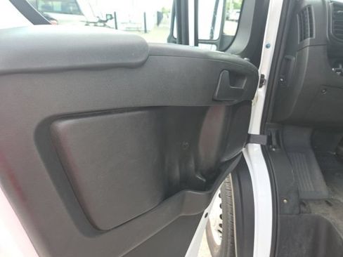 Used 2024 RAM ProMaster 2500 w/ Convenience Group FWD image 9