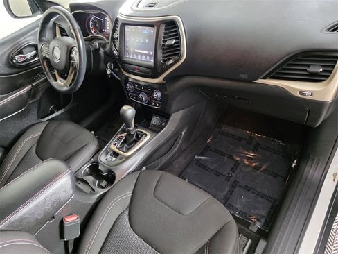 Used 2017 Jeep Cherokee Latitude w/ Comfort & Sound Group image 35