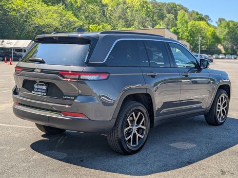 Used 2024 Jeep Grand Cherokee Limited w/ Luxury Tech Group II image 9