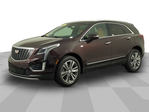 Used 2021 Cadillac XT5 Premium Luxury FWD image 2