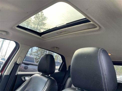 Certified 2019 Ford EcoSport SE image 16