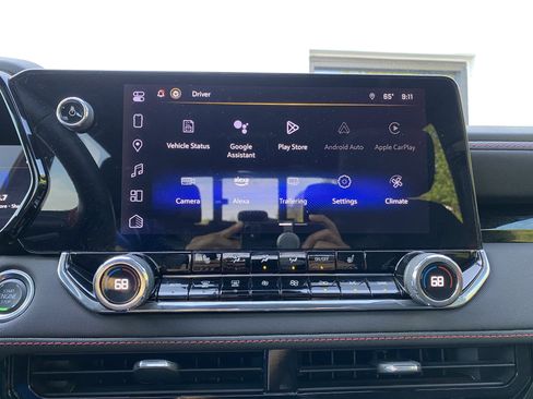 Used 2024 Chevrolet Colorado Z71 w/ Z71 Convenience Package 2 image 25