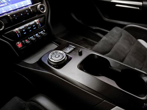 Used 2021 Ford Mustang Shelby GT500 w/ Carbon Fiber Track Pack image 60