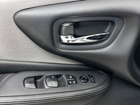 Used 2019 Nissan Murano SV w/ Premium Package image 28