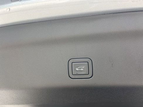 New 2026 Chevrolet Suburban Premier image 9