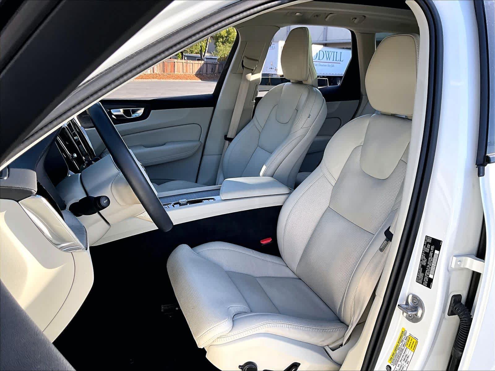 Used 2024 Volvo XC60 T8 Ultimate w/ Protection Package Premier AWD/4WD image 29