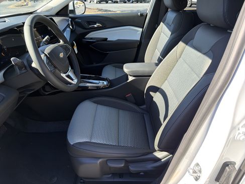 New 2026 Chevrolet Trax LT w/ Driver Confidence Package image 9