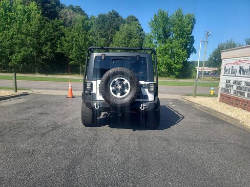 Used 2017 Jeep Wrangler Unlimited Sport w/ Quick Order Package 24S AWD/4WD image 6