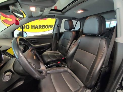 Used 2019 Chevrolet Trax Premier AWD/4WD image 11