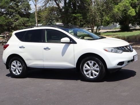 Used 2012 Nissan Murano SV AWD/4WD image 2