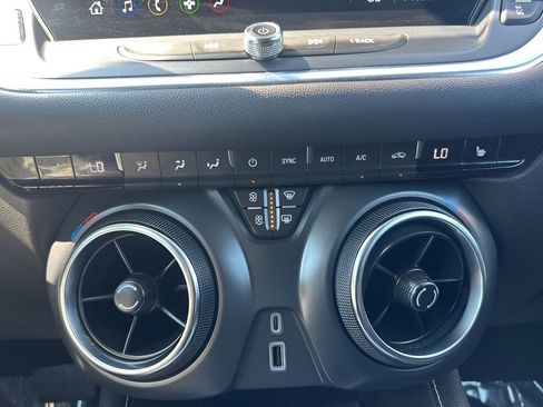 Used 2025 Chevrolet Blazer LT image 18