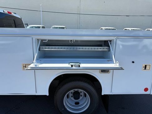 New 2025 Ford F350 XL w/ XL Chrome Package image 13