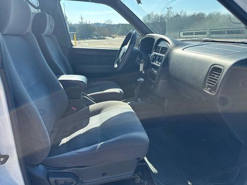 Used 2000 Nissan Pathfinder XE image 23