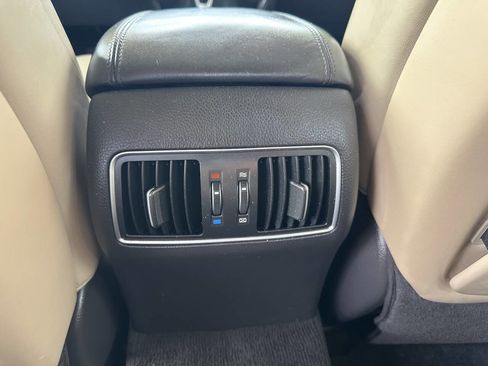 Used 2012 Hyundai Equus Signature image 22