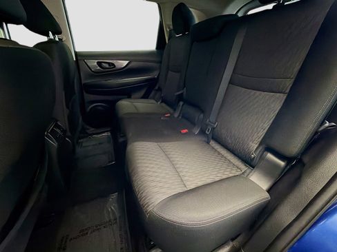Used 2019 Nissan Rogue S FWD image 13