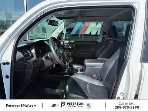 Used 2018 Toyota 4Runner TRD Off-Road Premium AWD/4WD image 12