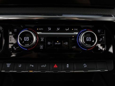 New 2026 GMC Sierra 2500 Denali w/ Denali Reserve Package AWD/4WD image 8