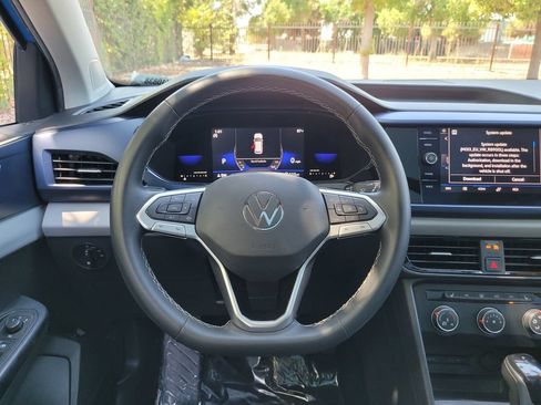 Used 2022 Volkswagen Taos SE FWD image 17