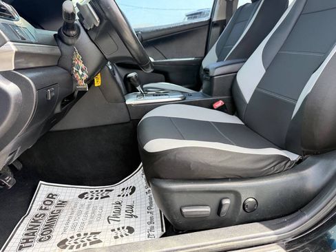 Used 2012 Toyota Camry SE FWD image 12