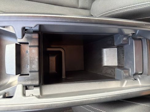 Used 2024 Nissan Rogue S FWD image 38