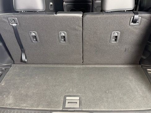 Used 2025 Honda Pilot Black Edition image 28