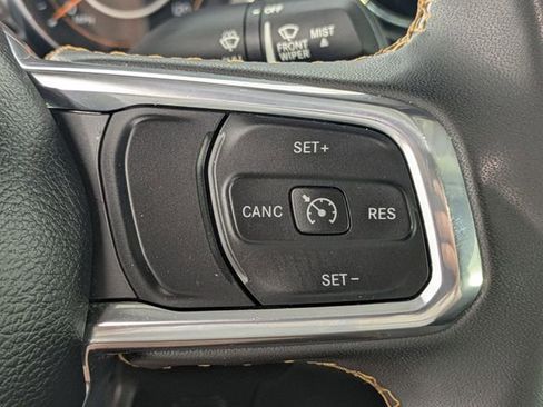 Used 2023 Jeep Gladiator Overland AWD/4WD image 13