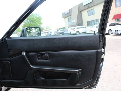 Used 1990 Porsche 944 Coupe RWD image 17