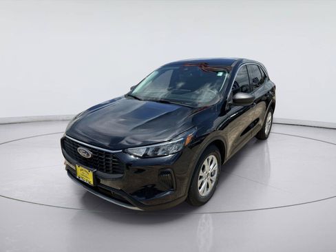 Used 2023 Ford Escape Active w/ Tech Pack #1 FWD image 7