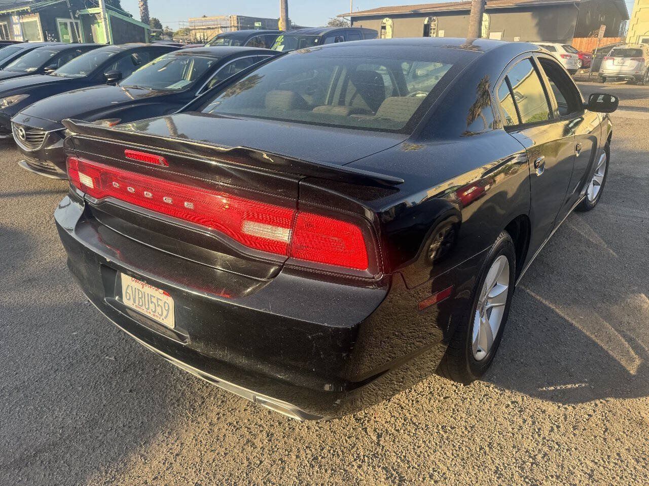 Used 2012 Dodge Charger SE RWD image 5