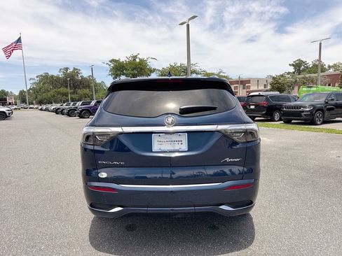 Used 2023 Buick Enclave Avenir w/ Avenir Technology Package FWD image 4