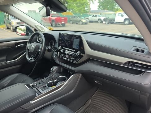 Used 2021 Toyota Highlander Limited AWD/4WD image 13
