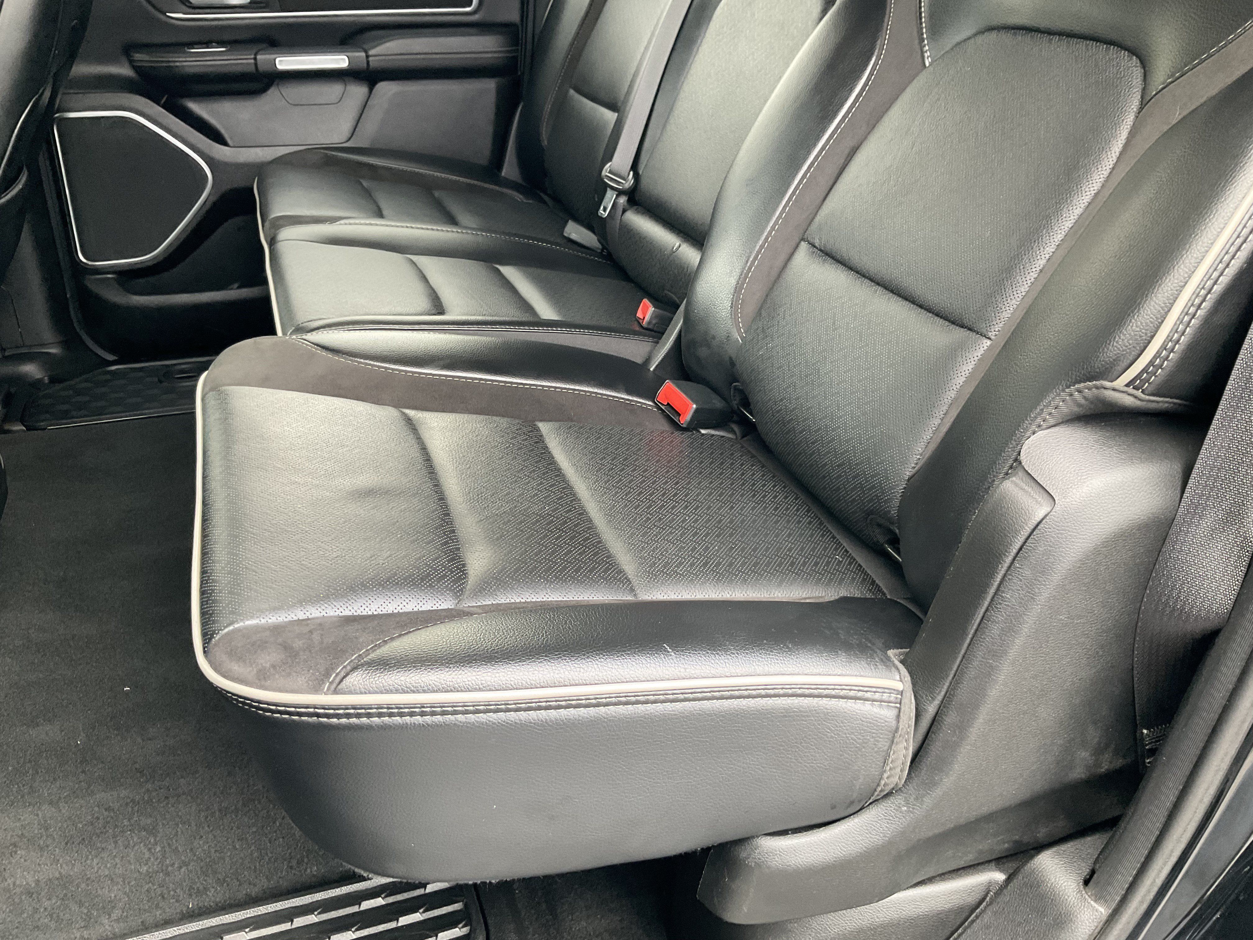 Used 2023 RAM 1500 Laramie AWD/4WD image 37