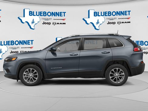Certified 2019 Jeep Cherokee Latitude Plus w/ Comfort/Convenience Group FWD image 3